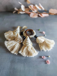 Rustic Shell Napkin Rings, Set of 4, with Wooden Ring, Cone Shell and Cotton Tassel - Zapurah - Lifestyle - www.zapurah.com