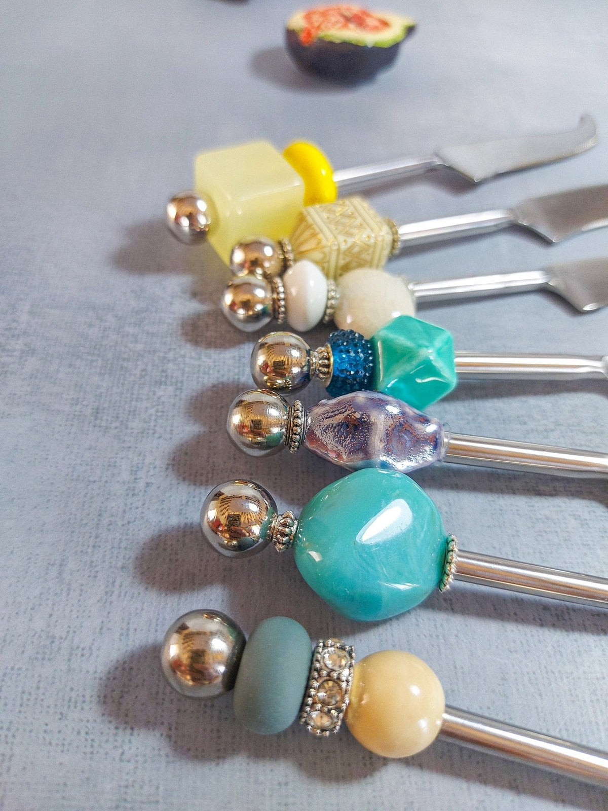 Beaded Cheese Knife with Yellow Beads for Cutting and Spreading Cheese - Zapurah - Home Decor - www.zapurah.com - www.zapurah.com