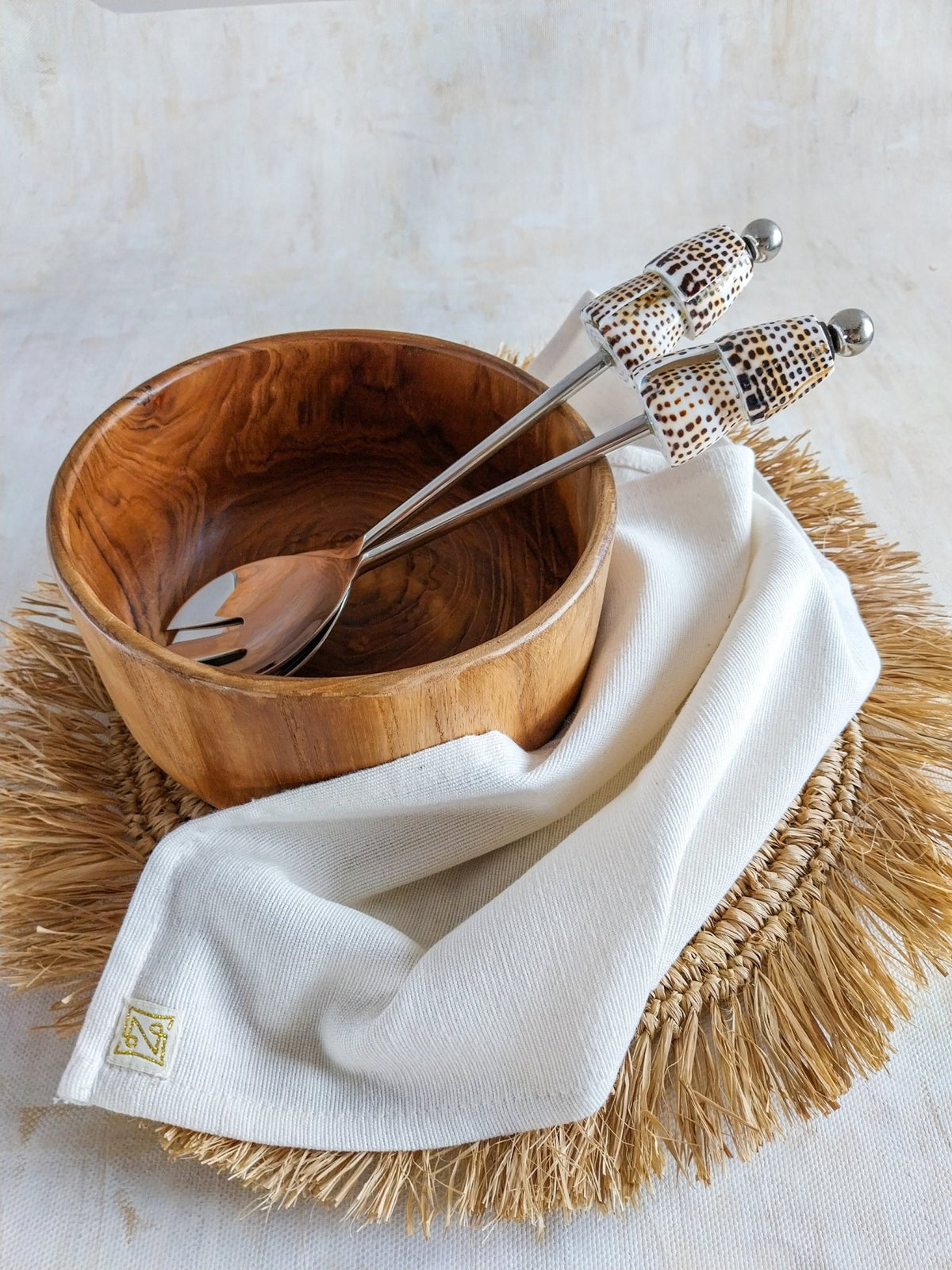 Salad Mixers Set with Dotted Cone Shells on the Handles - Set of 2 - Zapurah - Home Decor - www.zapurah.com