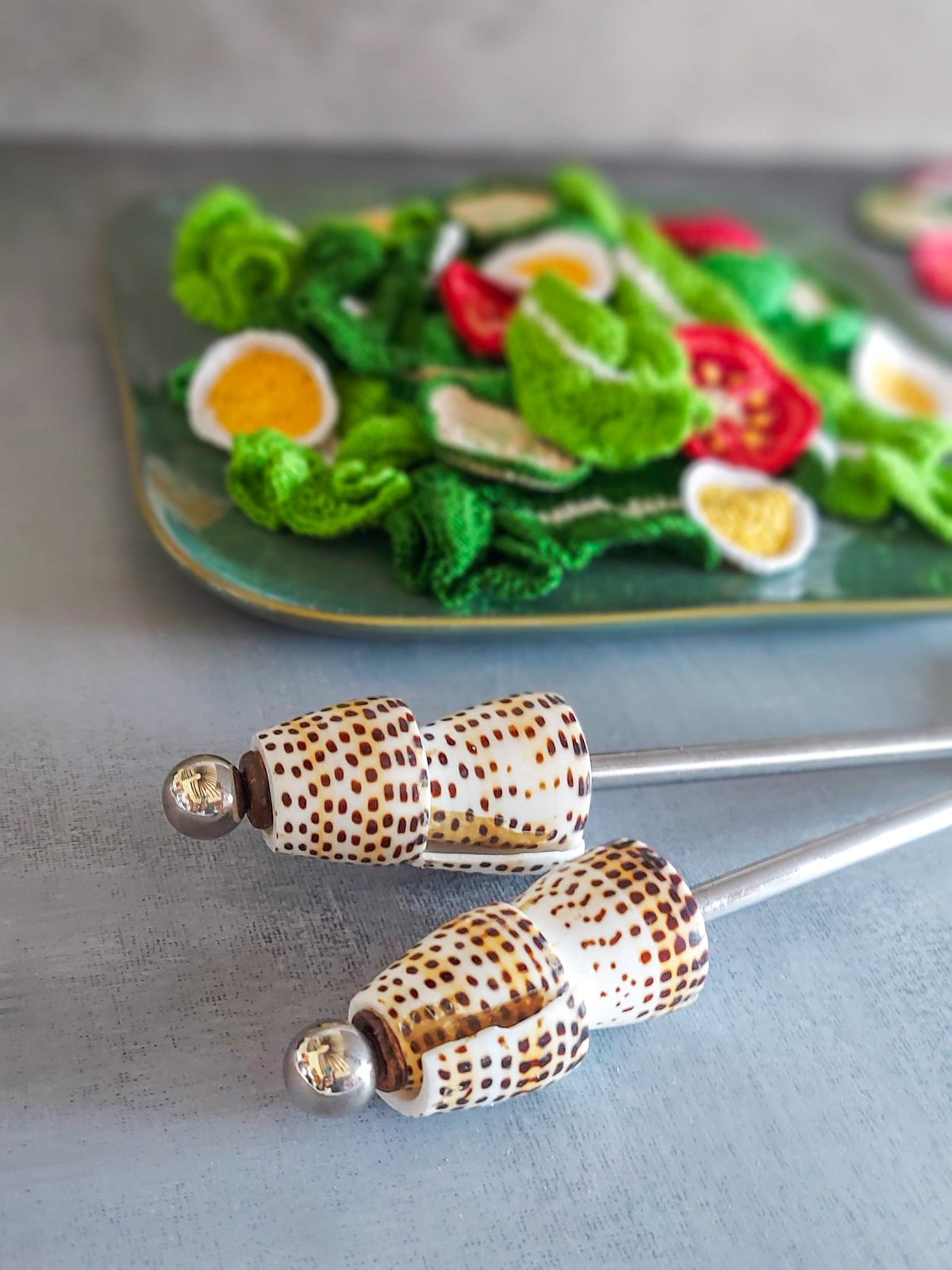 Salad Mixers Set with Dotted Cone Shells on the Handles - Set of 2 - Zapurah - Home Decor - www.zapurah.com