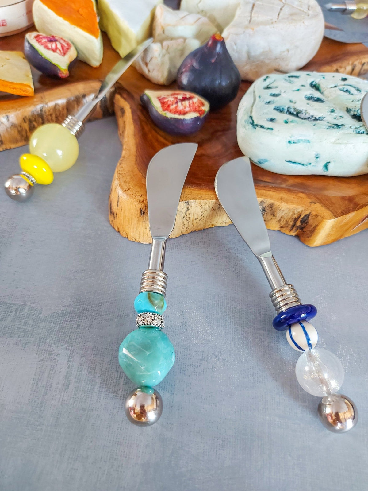Cheese Spreader Knife with Yellow Beads for Cutting and Spreading Cheese - Zapurah - Table Decor - www.zapurah.com