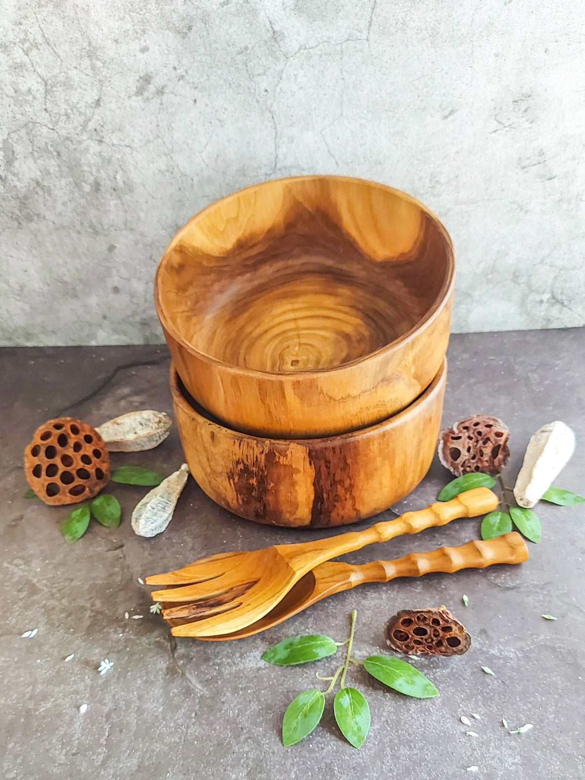 Wooden Salad Bowl with the Natural Grain of Balinese Wood  - 24x10cm - Zapurah - Tablescapes - www.zapurah.com