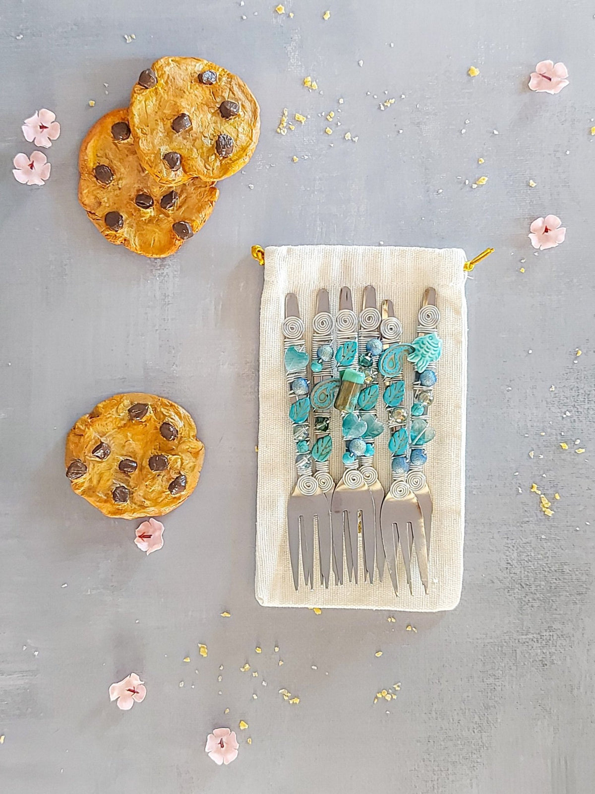 Pastry Forks set with Turquoise Beads for Cake, Pastry or Pie - Set of 6 - Zapurah - Table Decor - www.zapurah.com