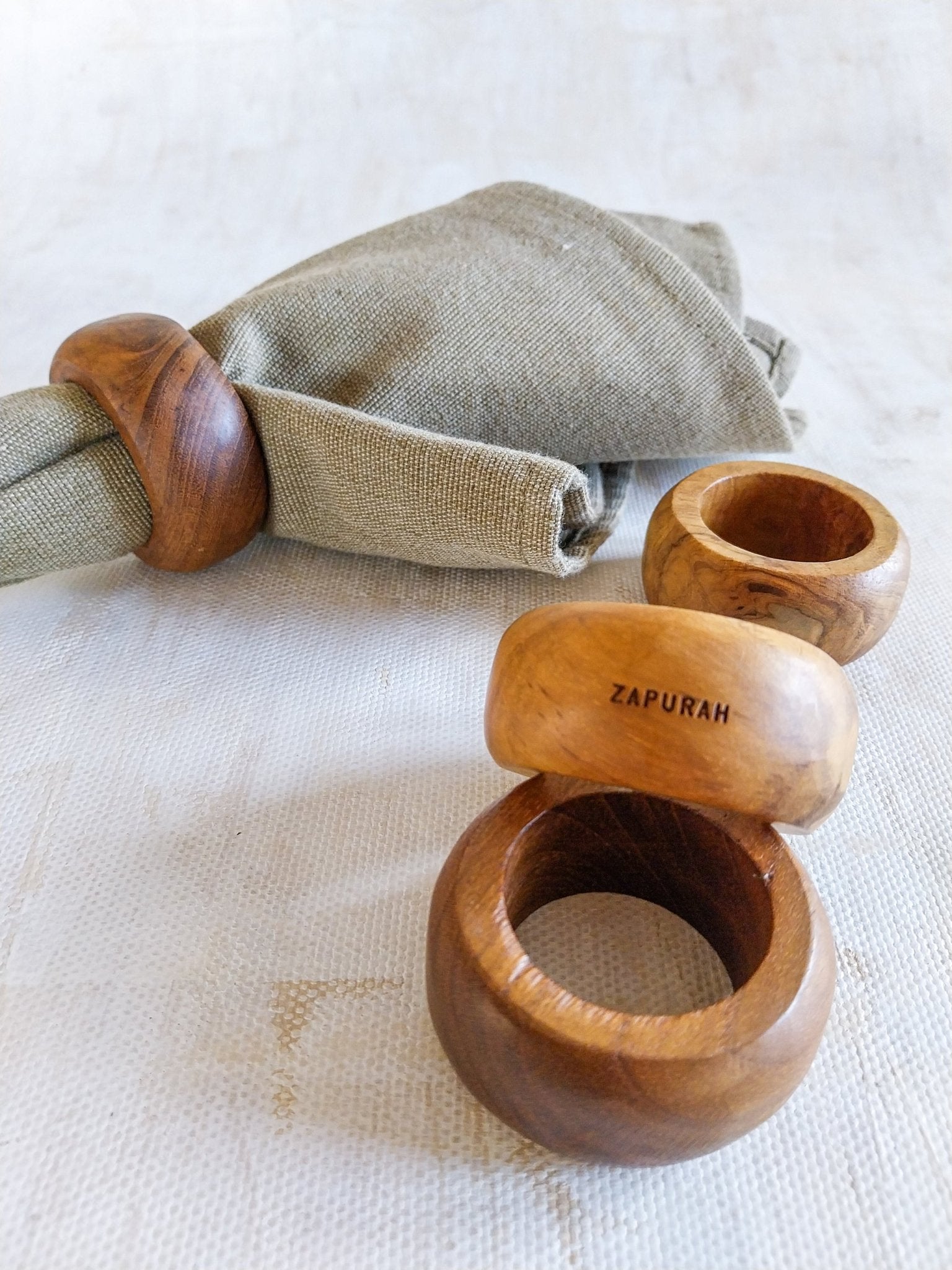 Reusable Cotton Napkins in Taupe Color - Set of 4 - - Zapurah - Lifestyle - www.zapurah.com